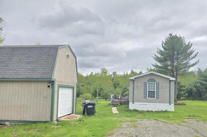 71 Penney Ln