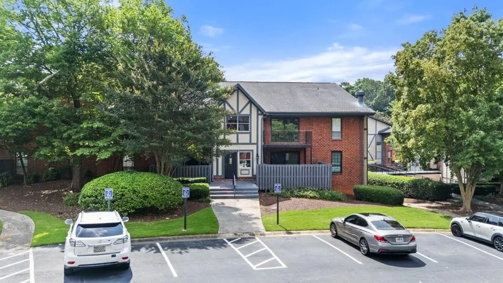 6851 Roswell Rd Unit O8