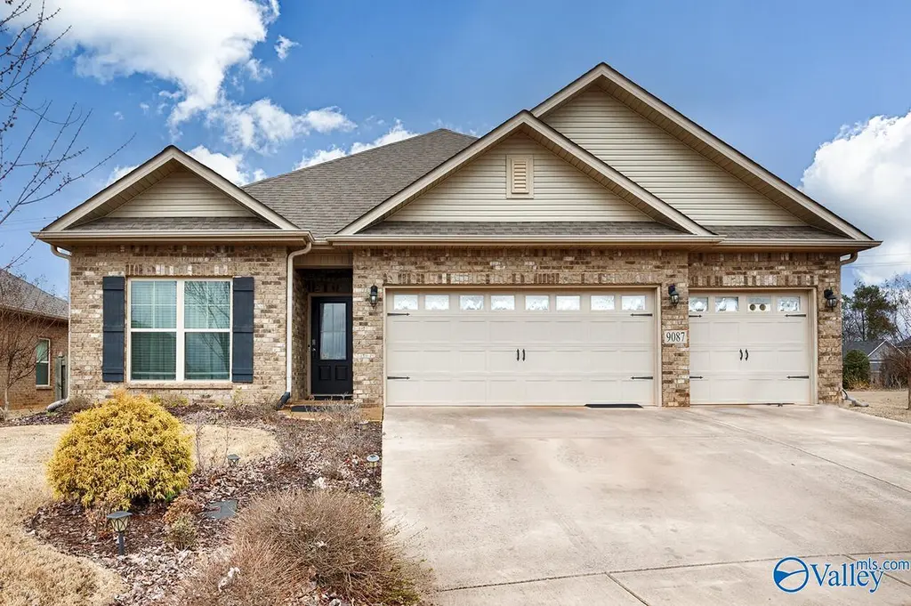 9087 Segers Trail Loop