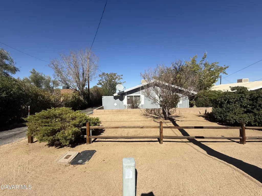 12155 Avenue V-10
