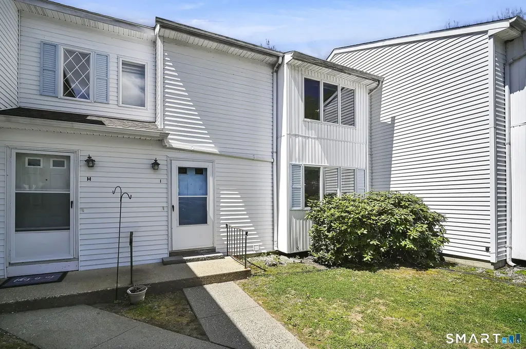 122 W Main St Unit I
