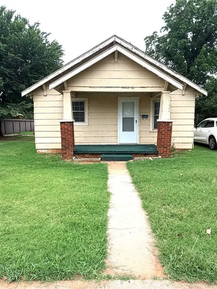 608 E Central Blvd