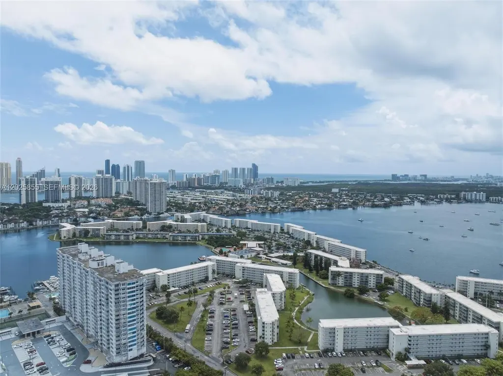 2855 Leonard Dr Unit H106