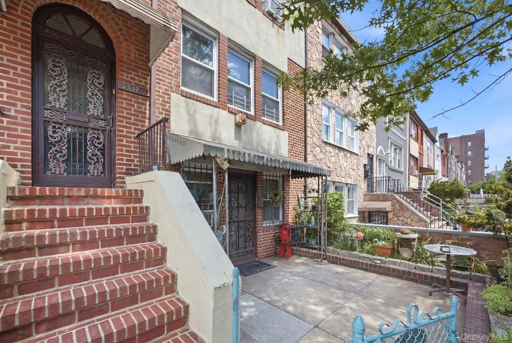 2317 33rd Ave