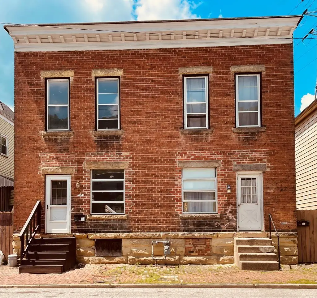 4221-4223 Wood St