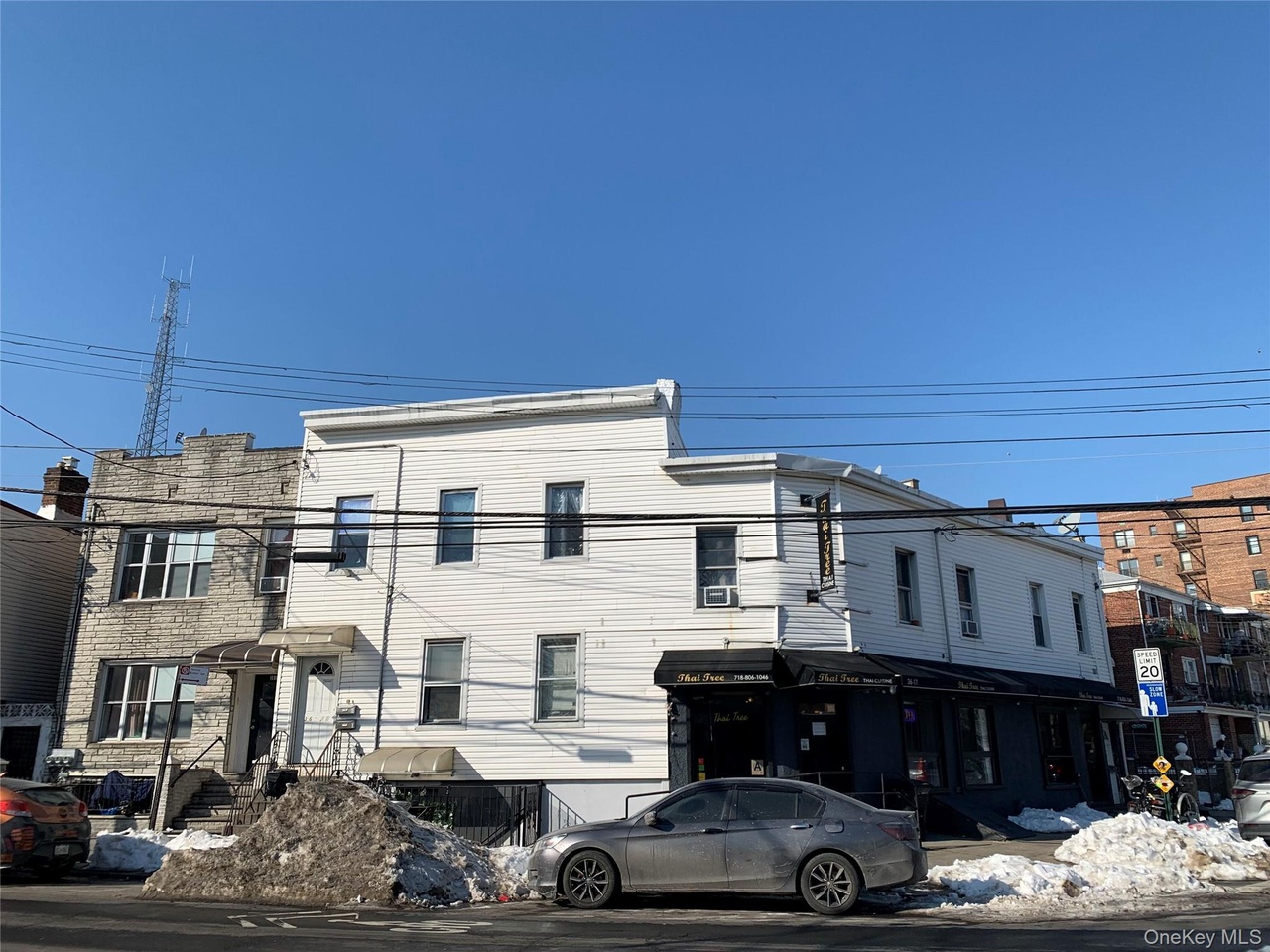 3617 Greenpoint Ave