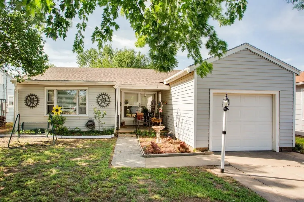 2405 W Cherokee Ave