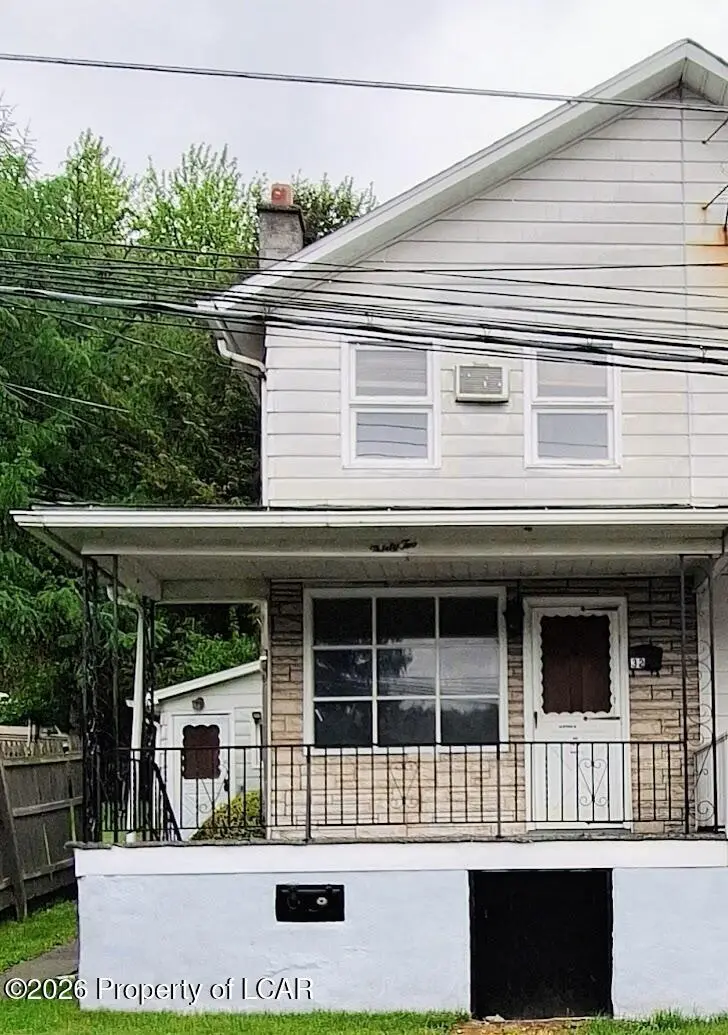 32 Enterprise St