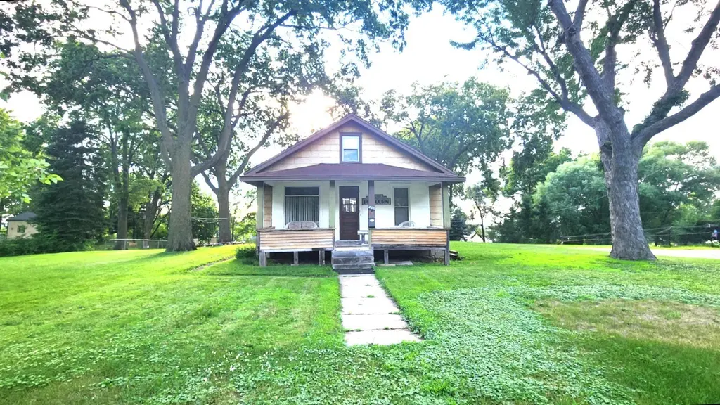 801 Summit Ave