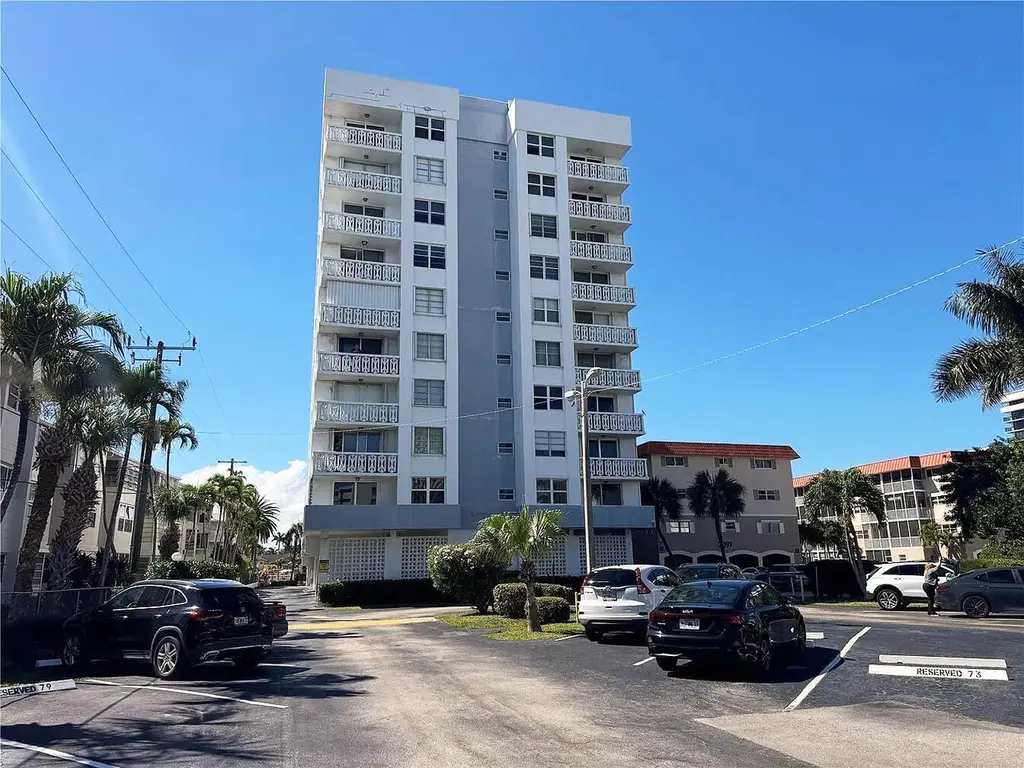 3113 S Ocean Dr #504