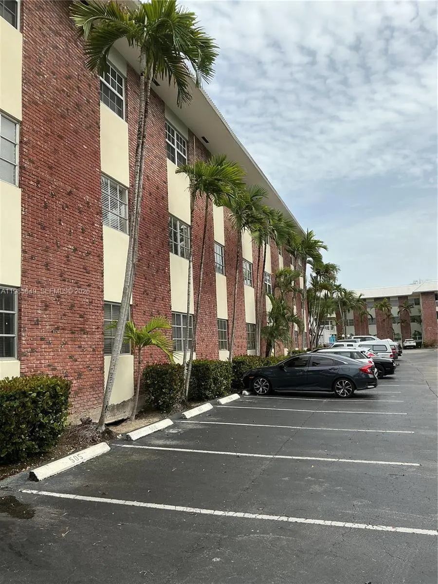2424 SE 17th Cswy Unit 111B