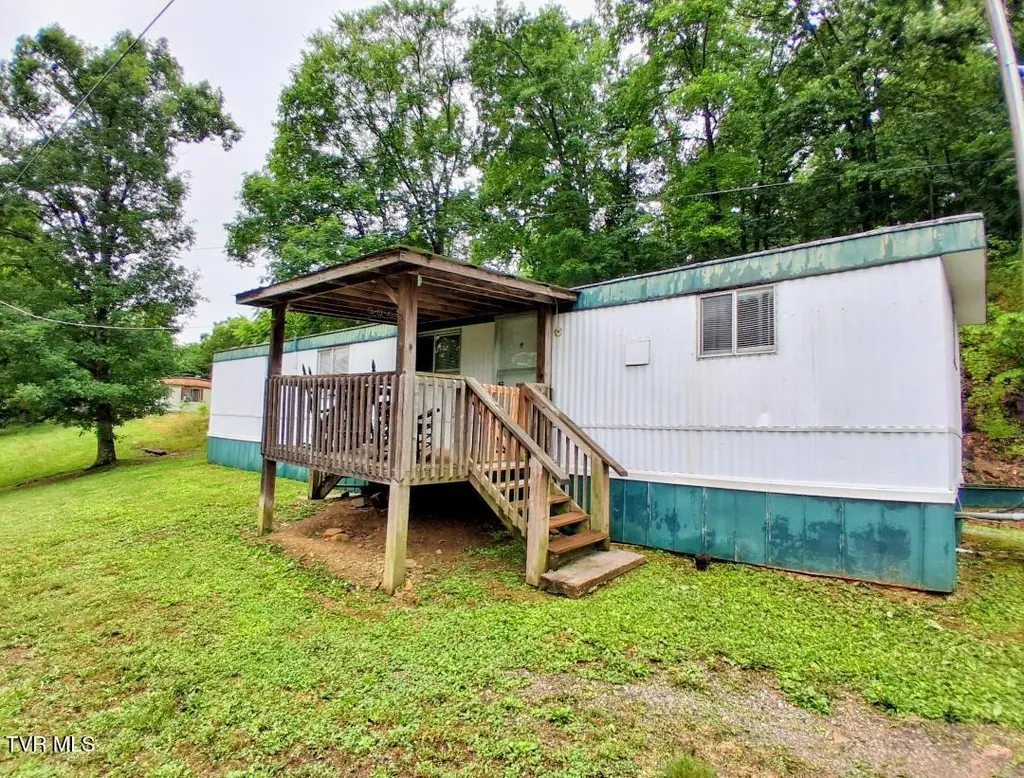 100 Scruggs Ln