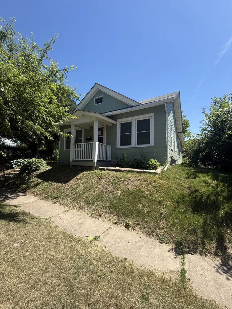 1141 Gaines St