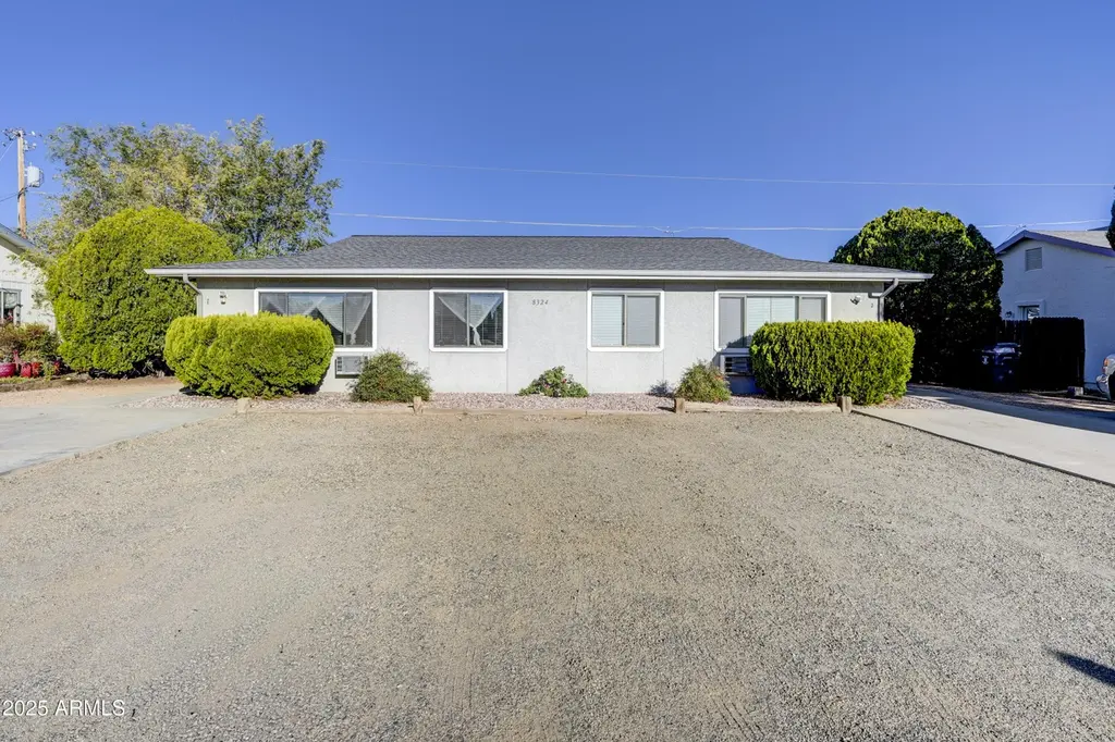 8324 E Stevens Dr