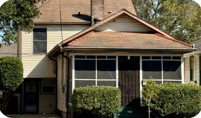 8607 S Claiborne Ave