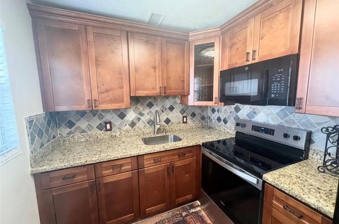 304 Oakridge Q #304