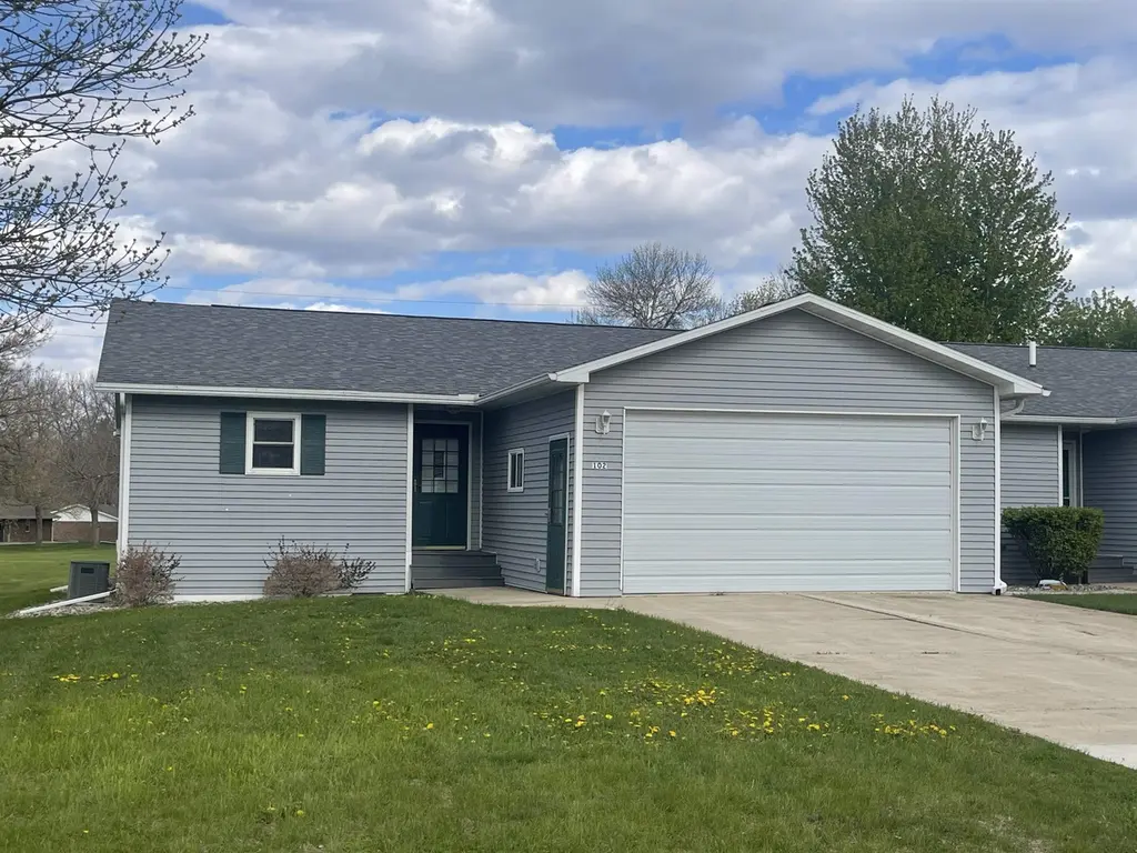 102 Golf Course Drive Dr