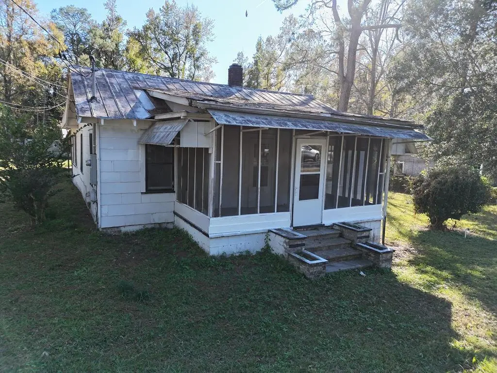 1576 S Pinetree Blvd