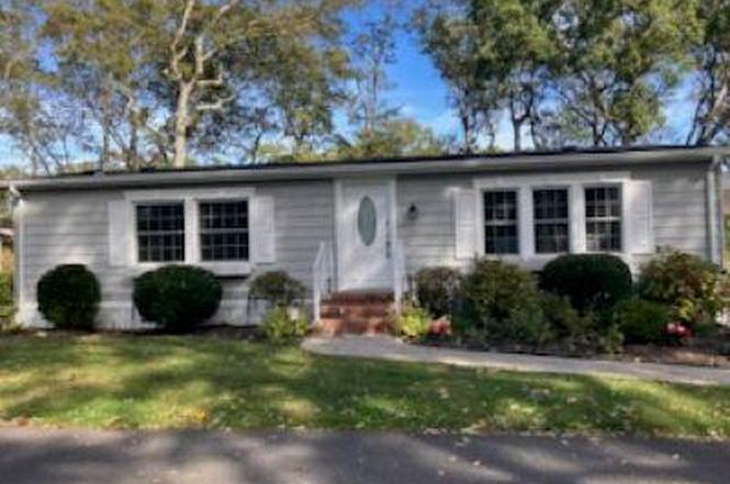 465 Old Country Rd #465