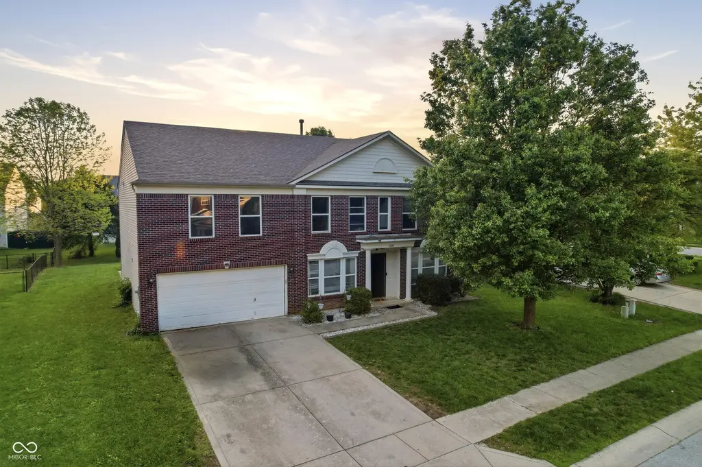 5928 Magnificent Ln
