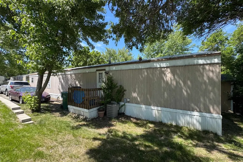 5122 Pebble Ln