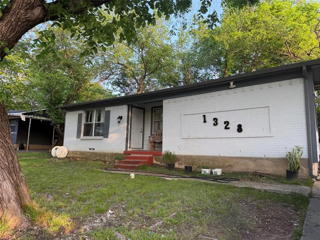 1328 Woodcrest Dr