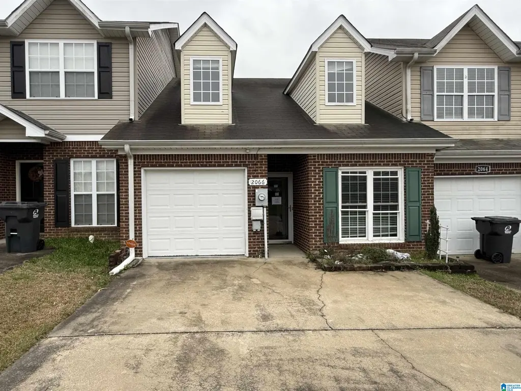 2066 Queens Ct