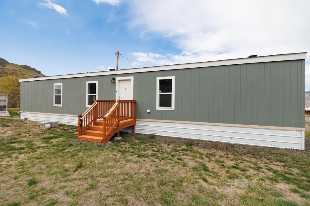 44900 N WA 174 Rte #73