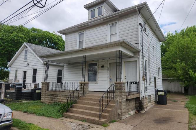 219 Center St