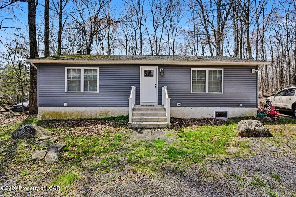 16 Lily Ln