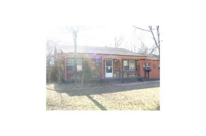 420 W Johnson St
