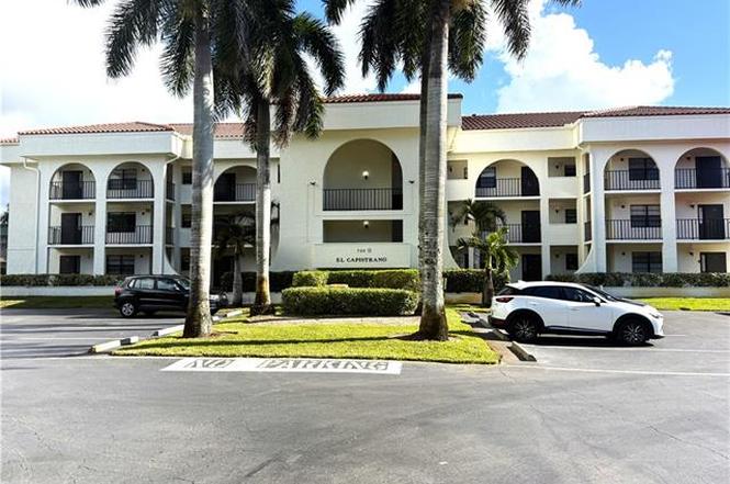 700 Valley Stream Dr #303