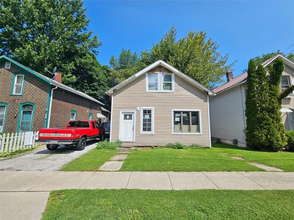 448 W 19th St