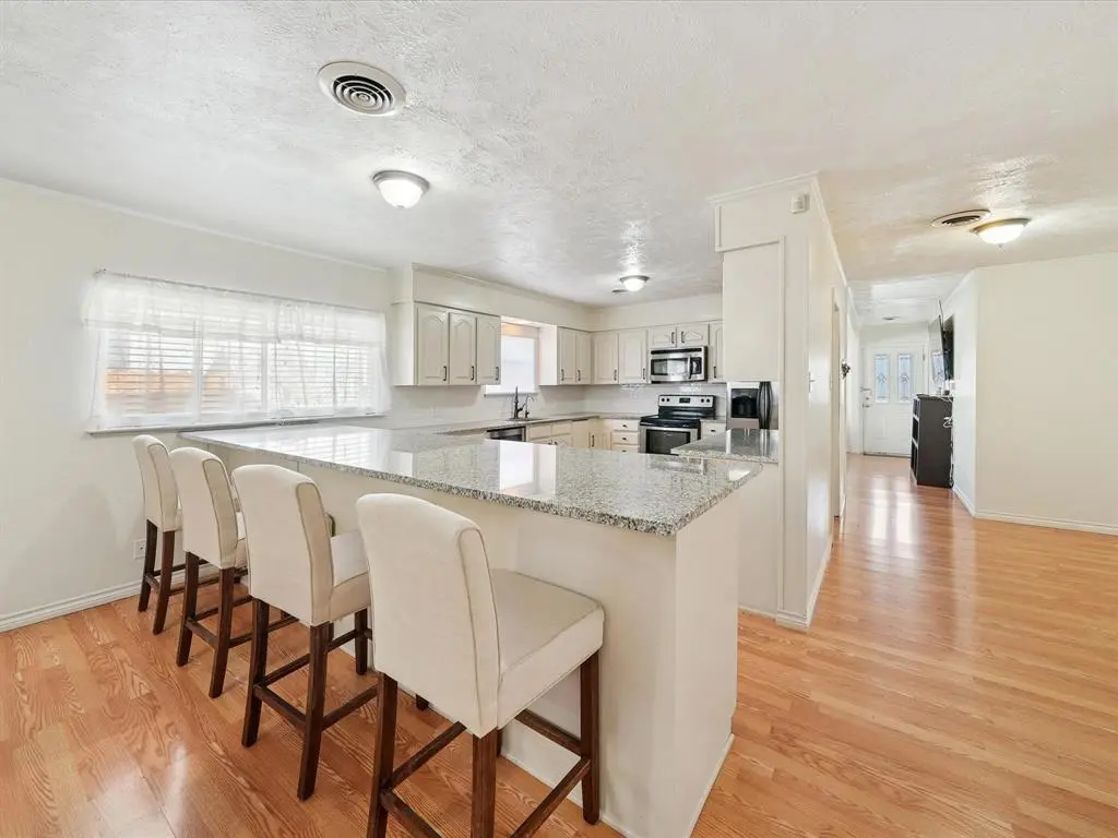1215 Tarpley Ave
