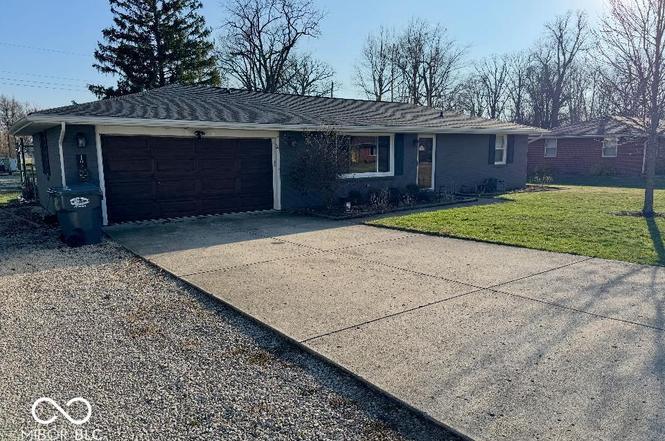 105 Willow Ln