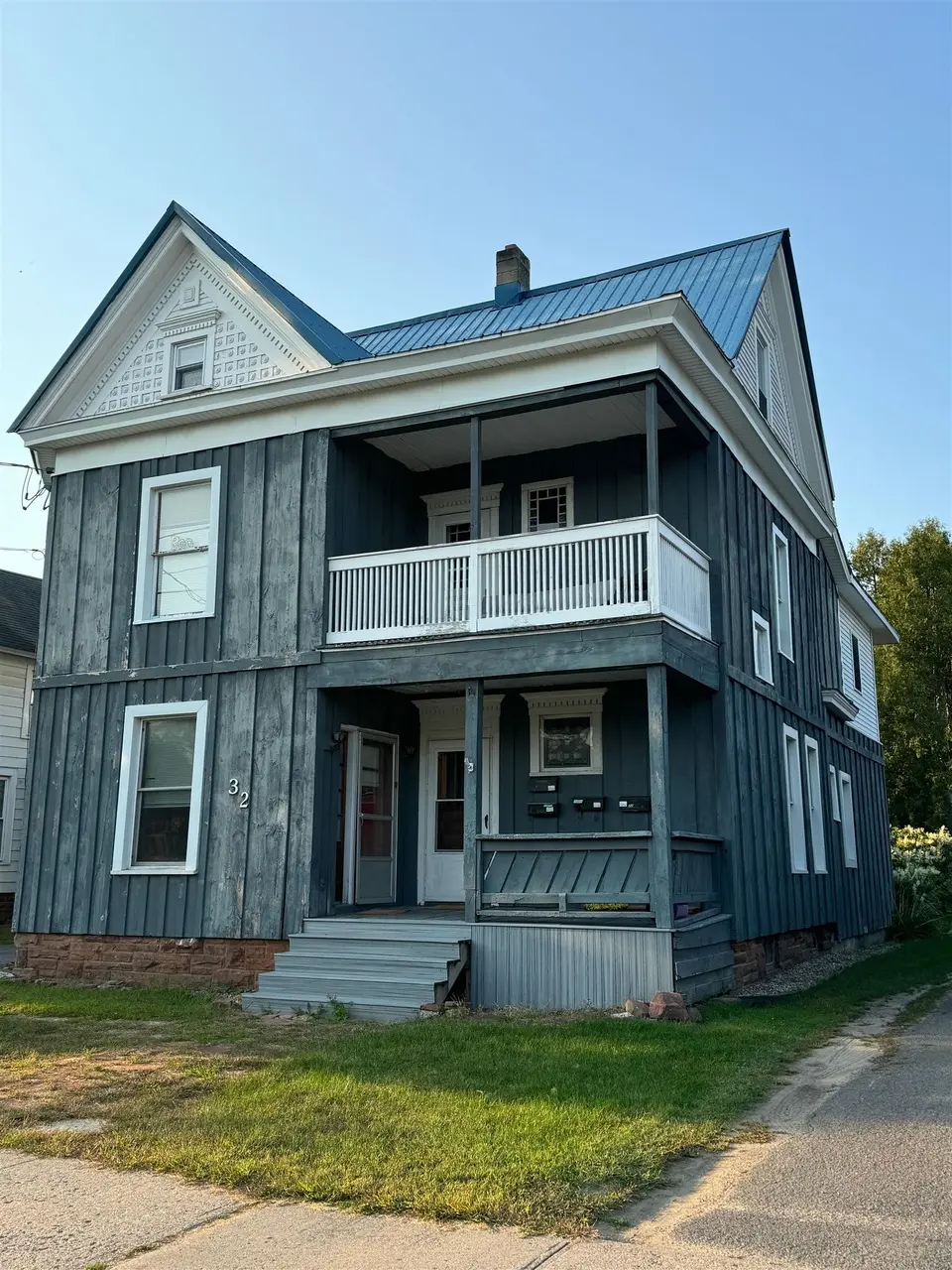 32 Main St