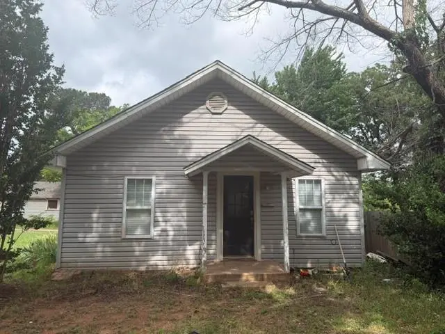 221 Bennett Blvd