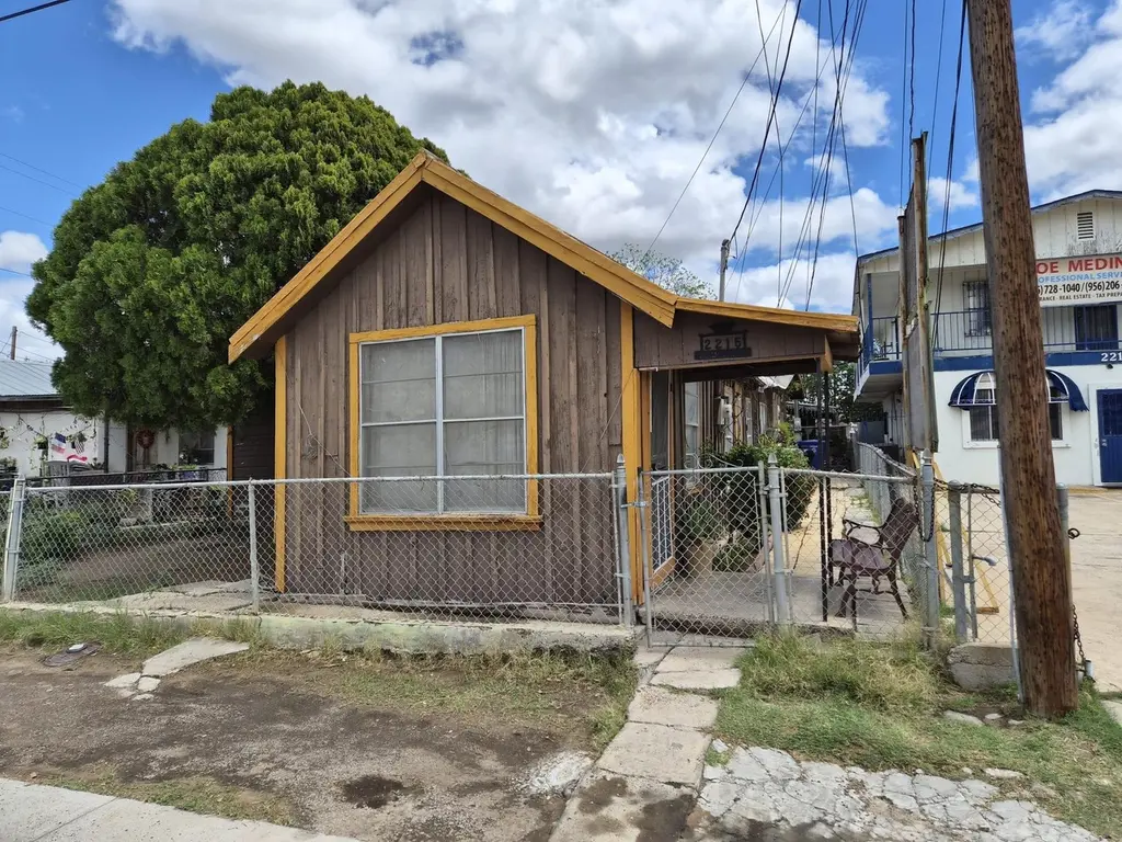 2215 San Dario Ave