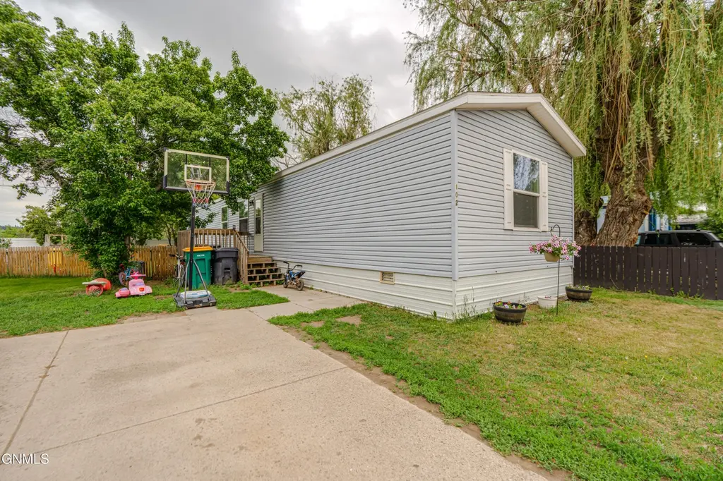 102 W Antelope St