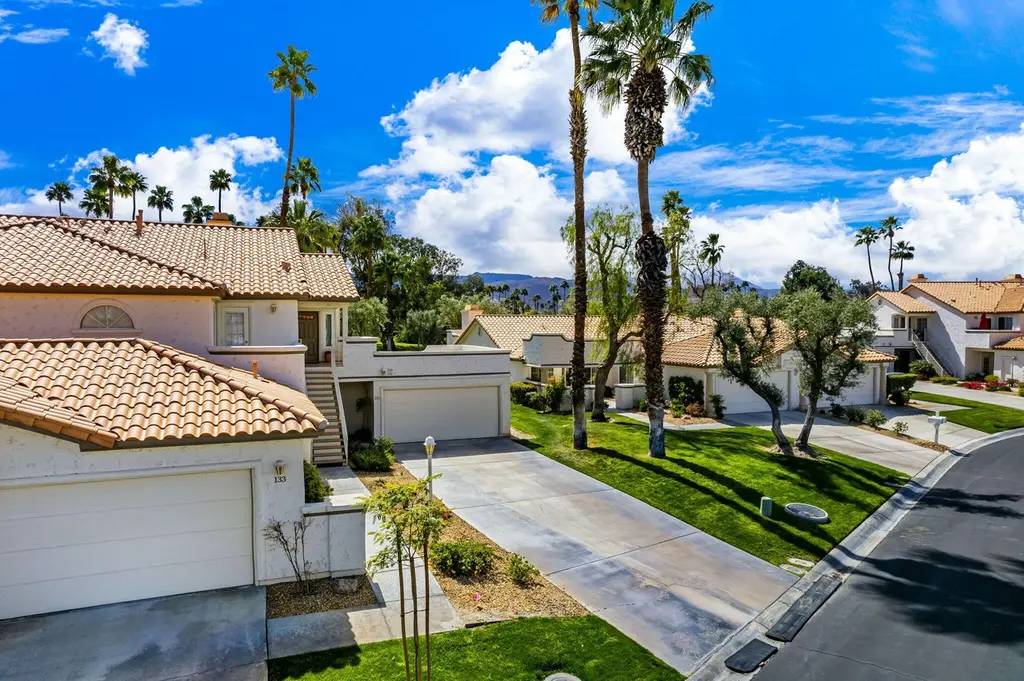 131 Desert Falls Cir