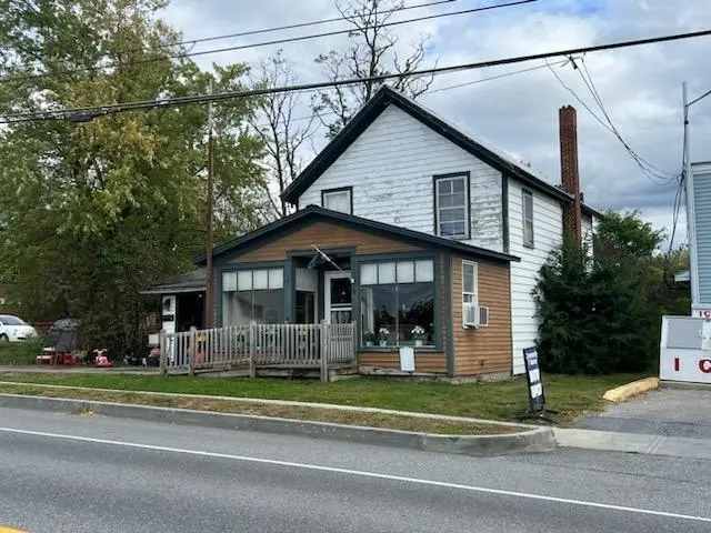13 Main St