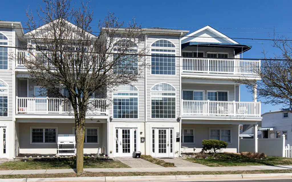 153 W Taylor Ave #6