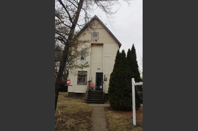 14438 Des Plaines St