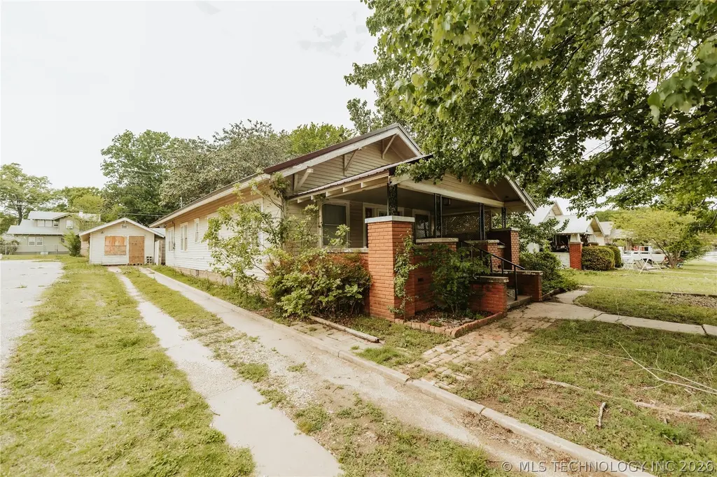 329 S Main St
