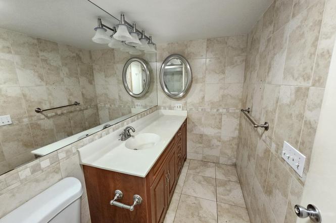 4833 Esedra Ct #201