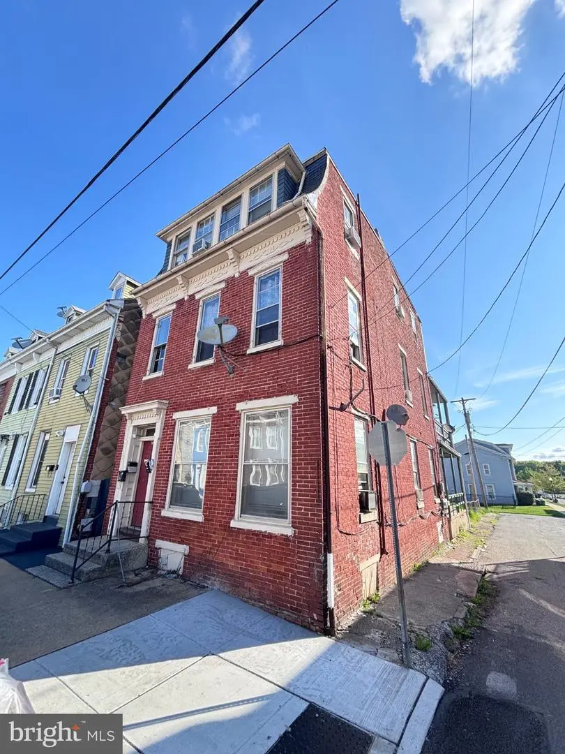 223 S Penn St