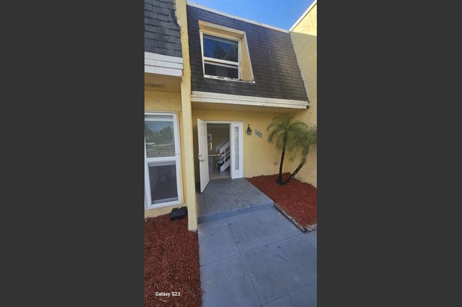 523 SW 1st Ct