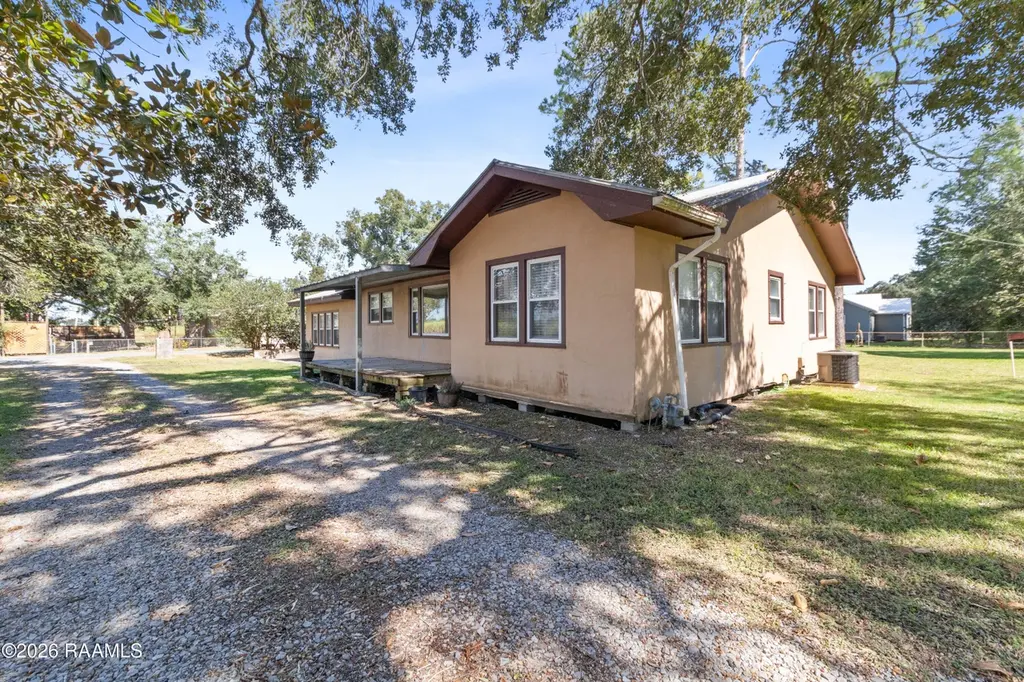 1002 Mimosa Ln