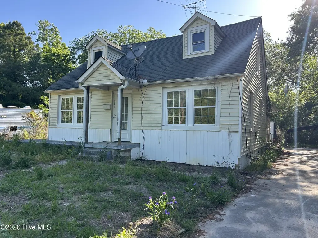 321 Pine St