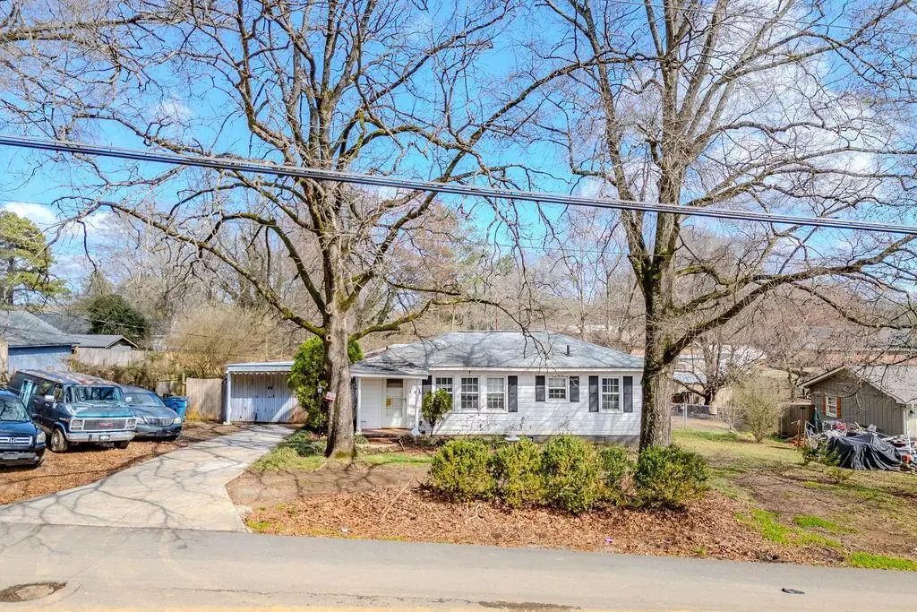 8 Pinecrest Dr NW